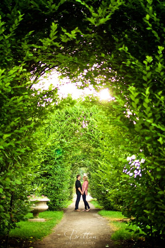 Manito Park engagement photo in the arches
