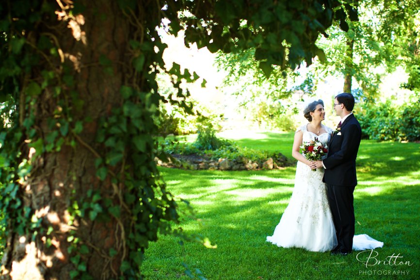 Photo of a bride and groom at Arbor Crest Wine Cellars